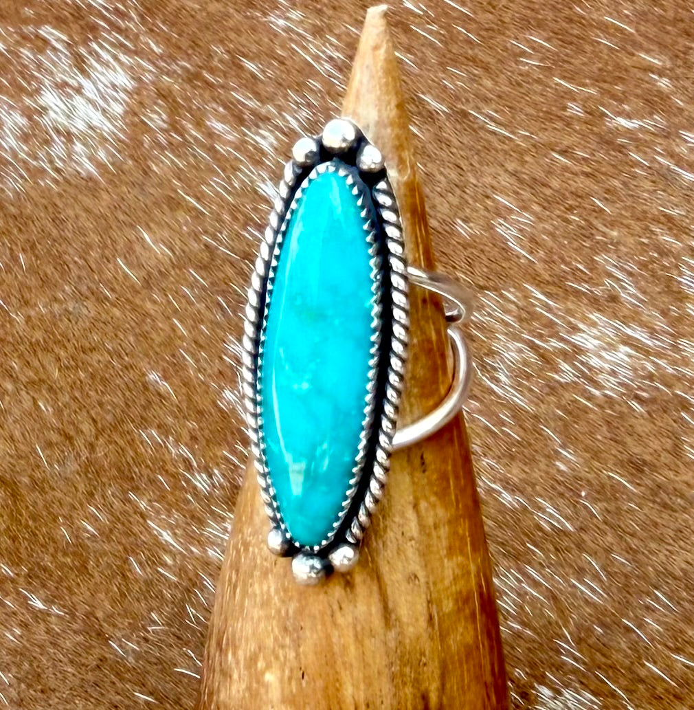 Bright Blue Kingman Turquoise split shank ring