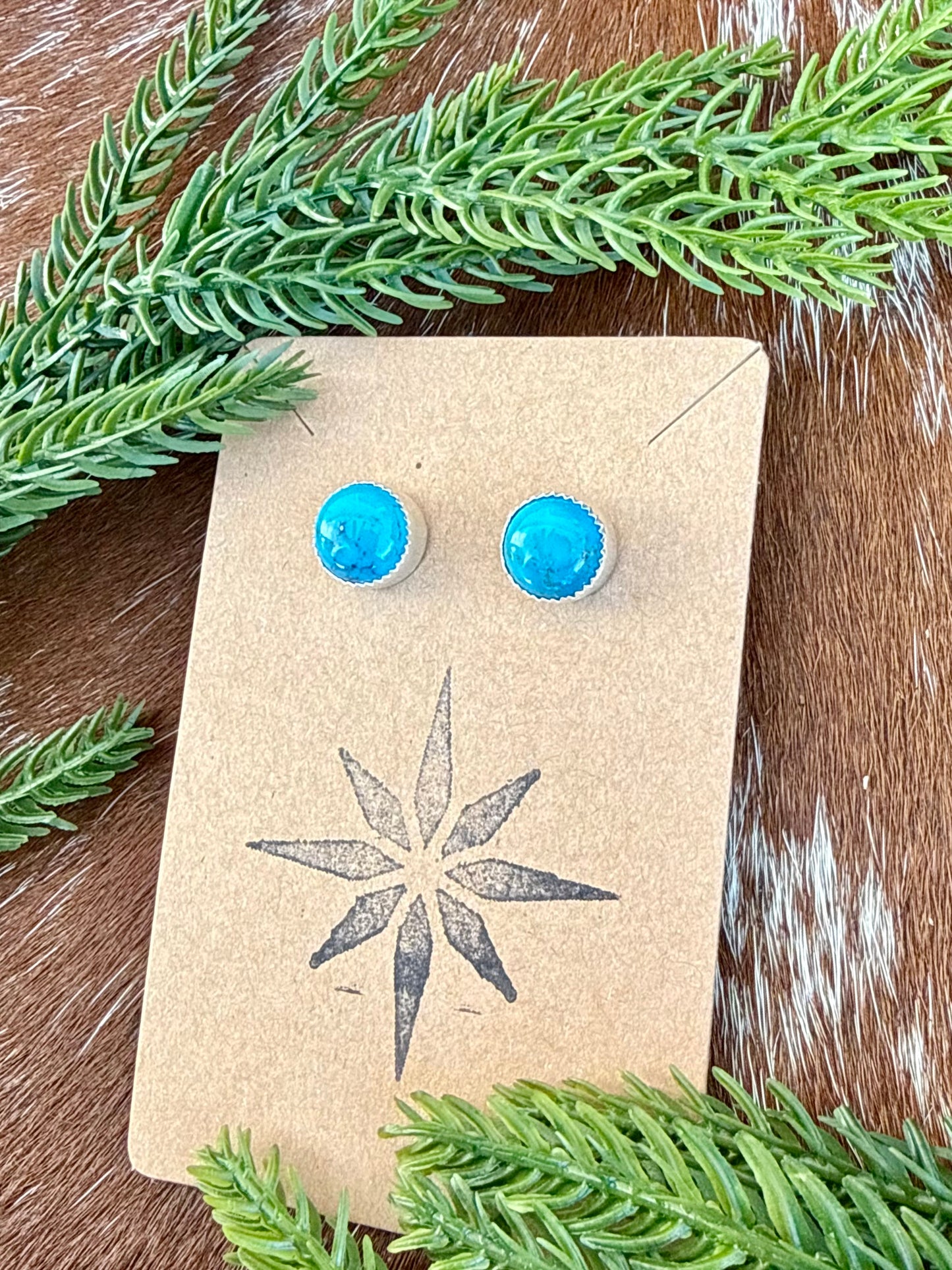 Kingman Turquoise Round stud earrings