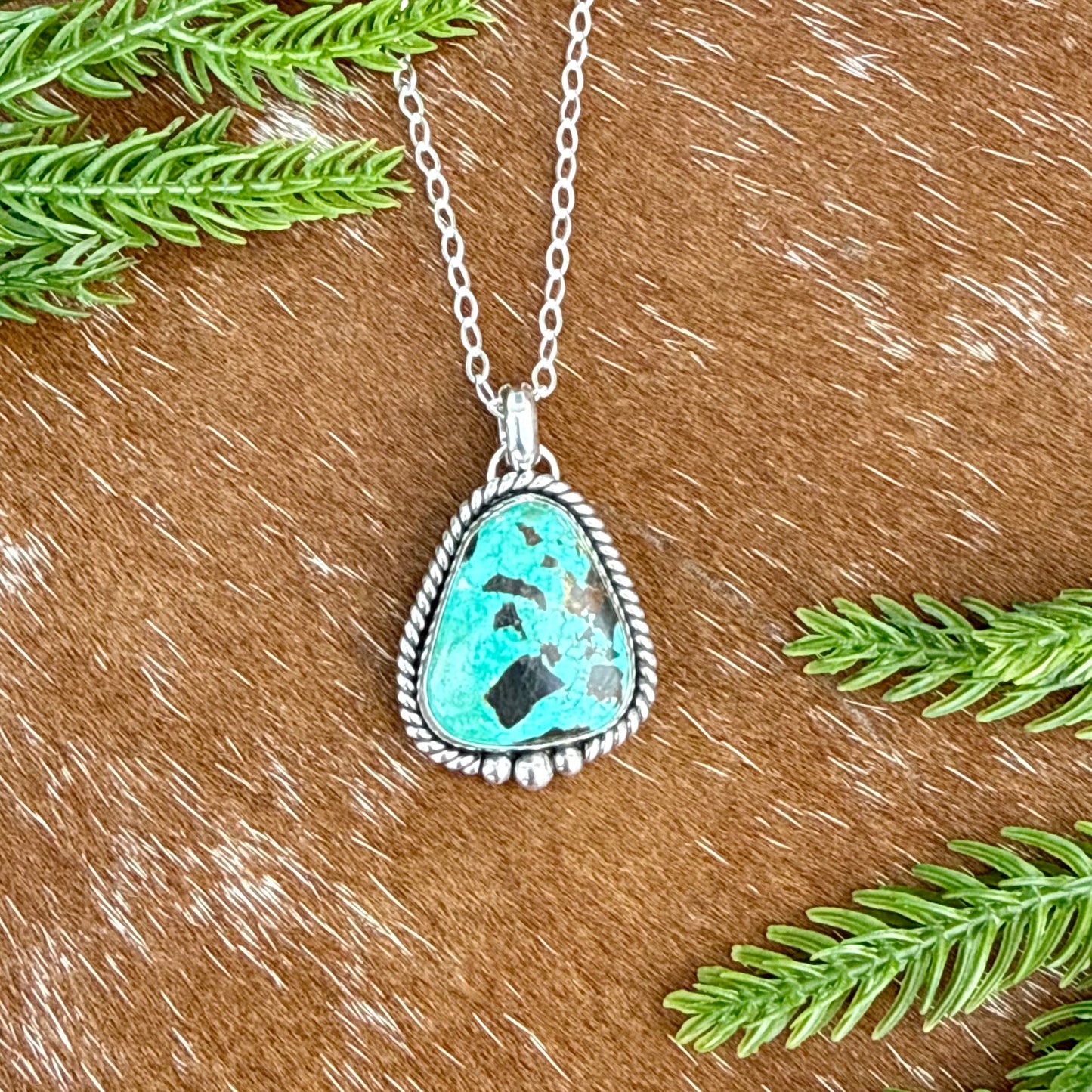 Carico Lake Turquoise necklace