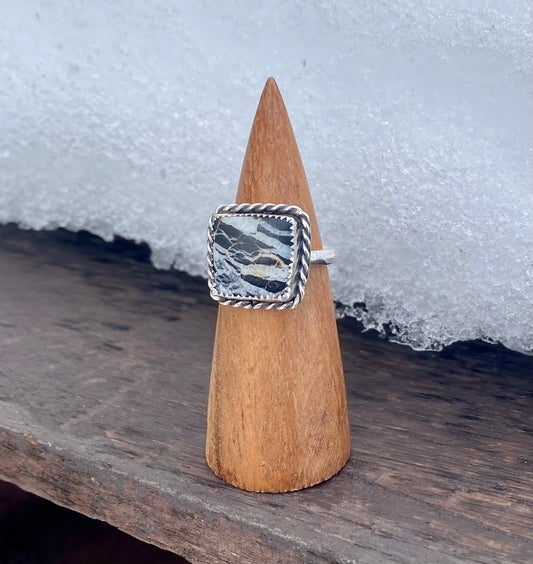 White Buffalo Square ring