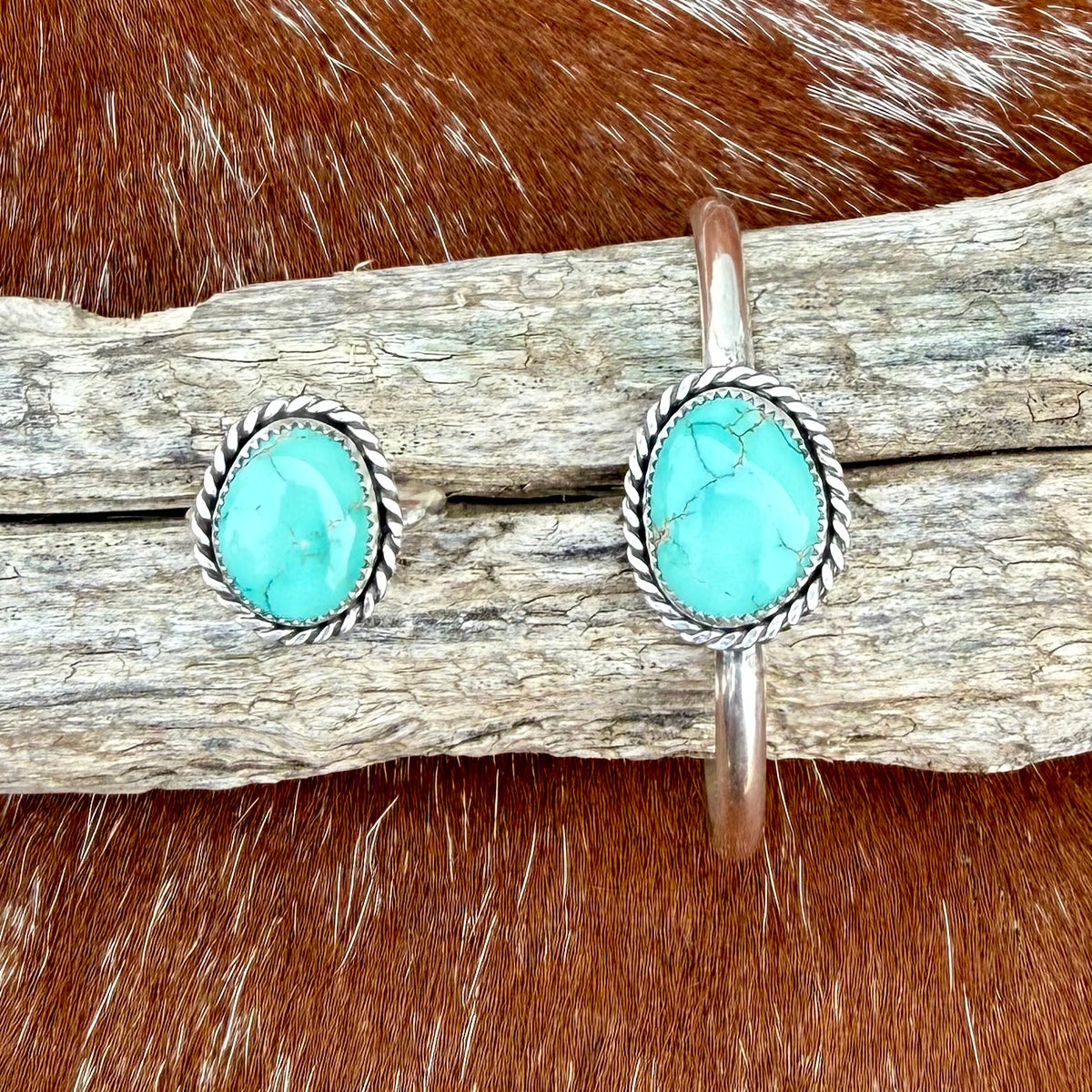 Carico Lake turquoise cuff bracelet