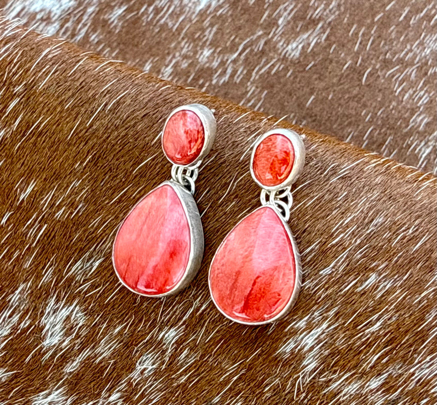 Spiny Oyster Dangle Stud Earrings