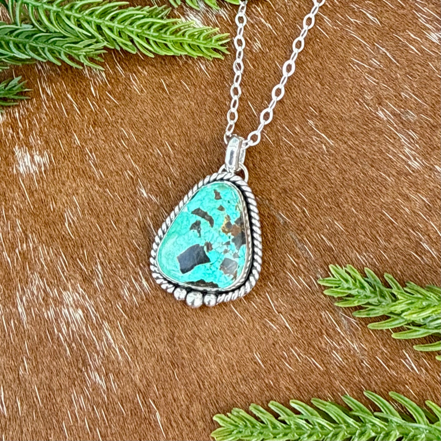 Carico Lake Turquoise necklace