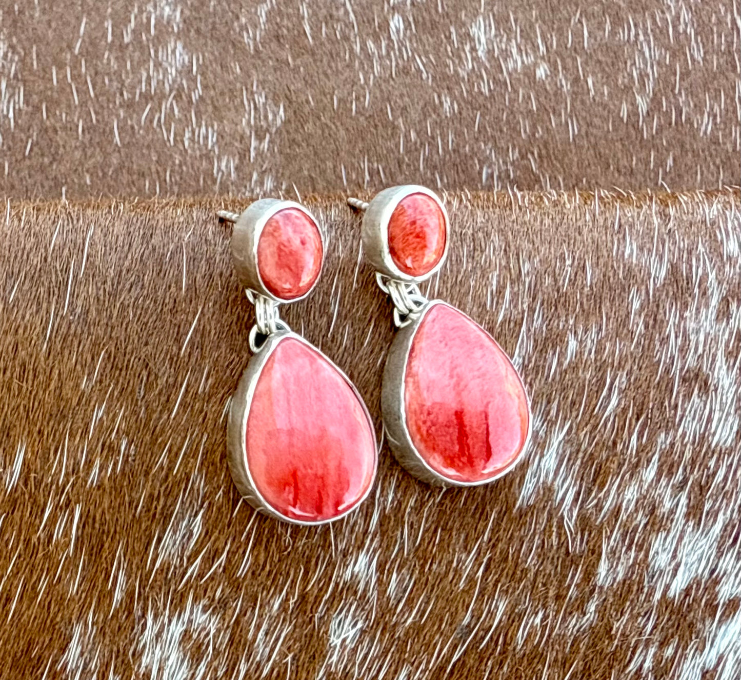 Spiny Oyster Dangle Stud Earrings