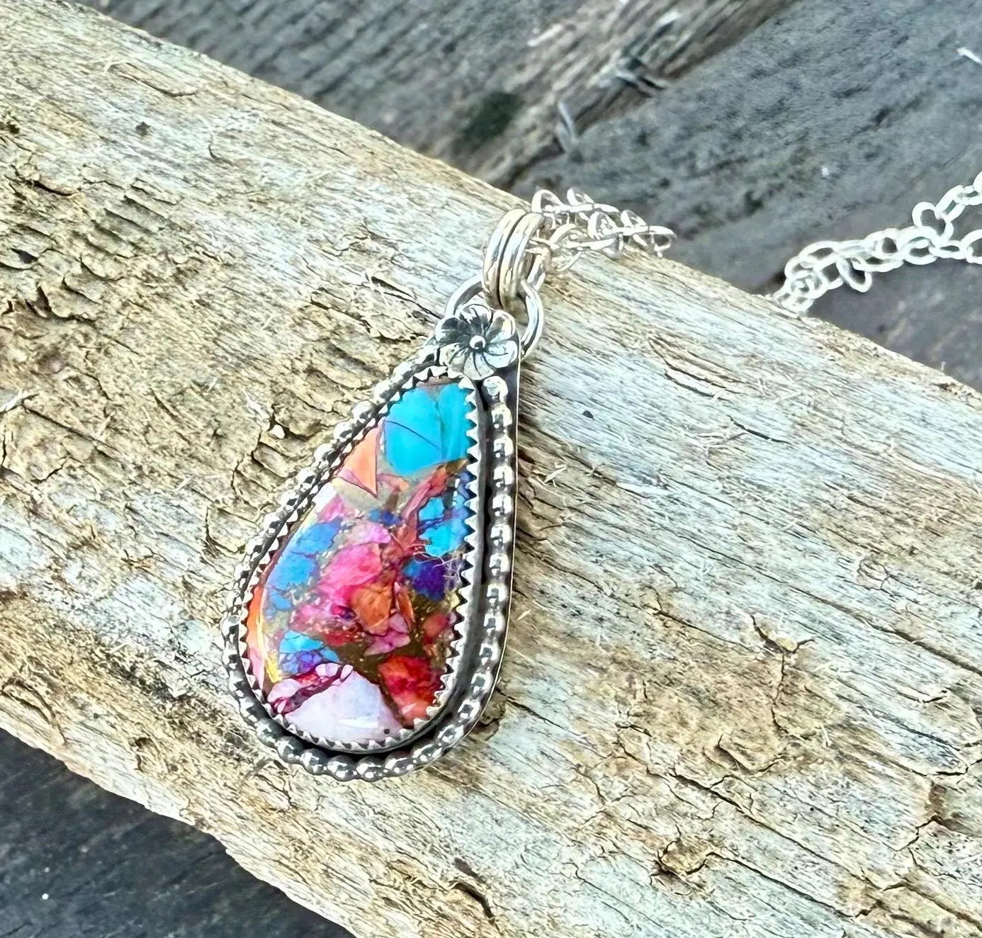 Kingman Composite Teardrop Flower Necklace